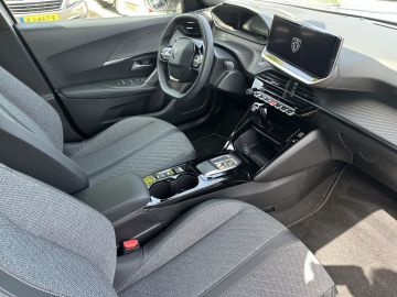 Peugeot E-2008